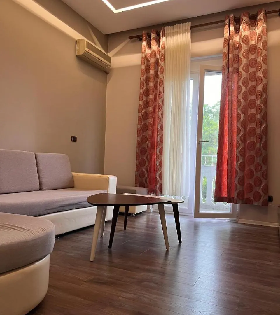 Lukas Apartament Vollga Durrës 0*,