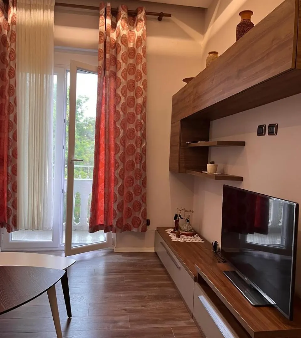 Lukas Apartament Vollga Durrës 0*,